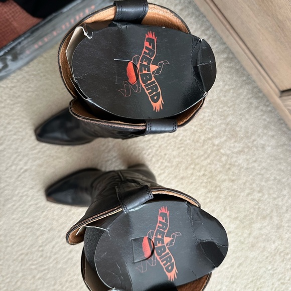 Brand new in box with dust covers and original boot stuffing.  Size 6. - Picture 5 of 9